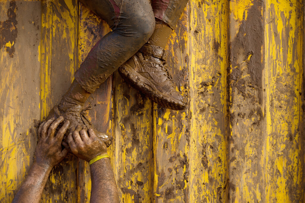 Mud Masters Training &ndash; Tipps f&uuml;r Parcours und Hindernisse: Mud Crawl, Rutsche, Monkey Bars, Execution und vieles mehr